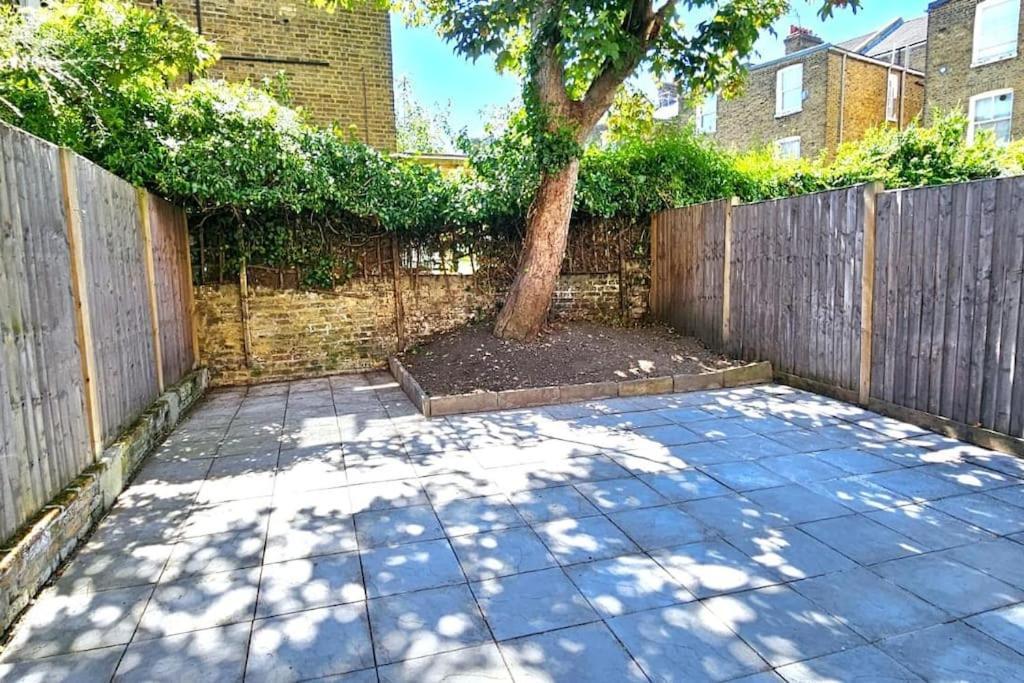 Flat In Queens Park Londyn Zewnętrze zdjęcie